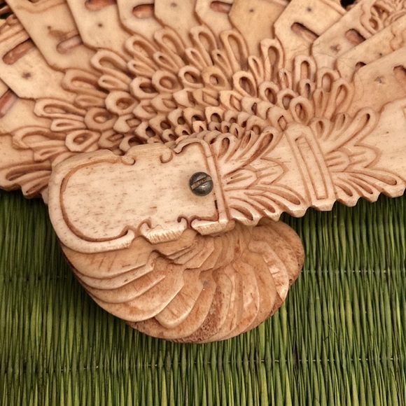 Chinese Crafted Bovine bone Fan - Picture 6 of 14